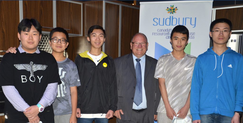 Mayor Bigger with international students