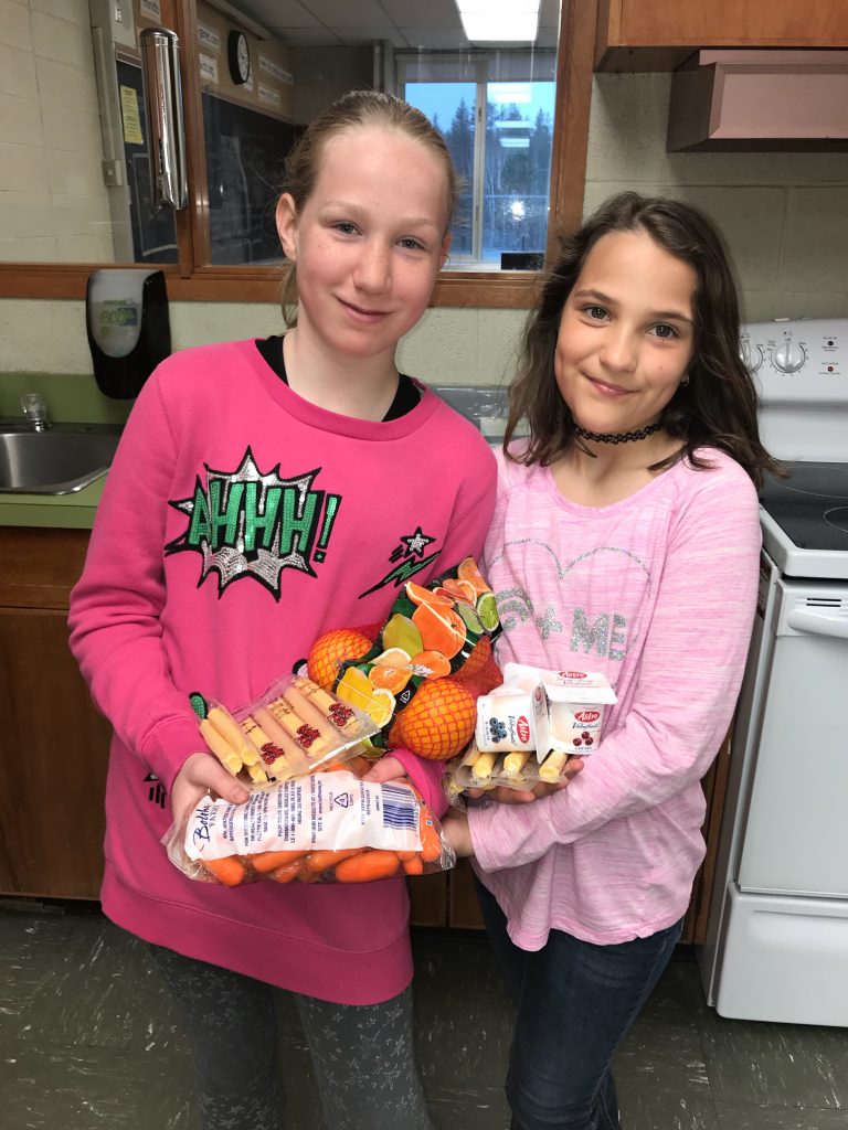 student volunteers in the Levack PS breakfast program